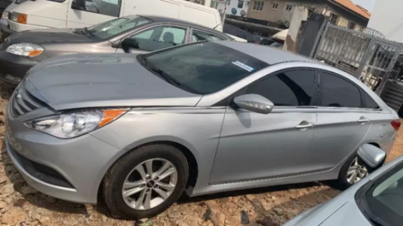 Hyundai Sonata   - 2015