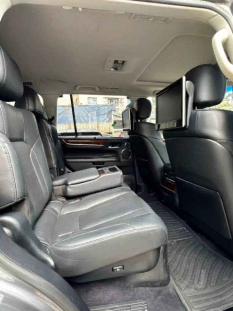 Lexus LX 570   - 2017
