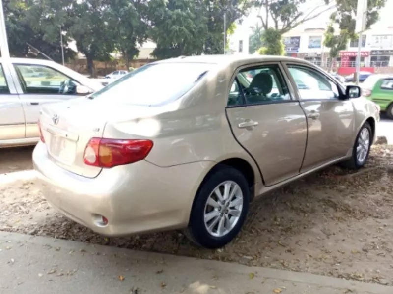 Toyota Corolla   - 2010