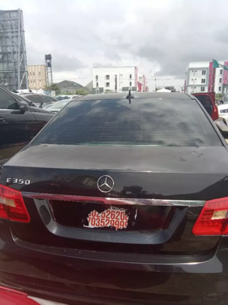 Mercedes-Benz E350   - 2011