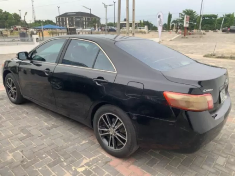 Toyota Camry   - 2009