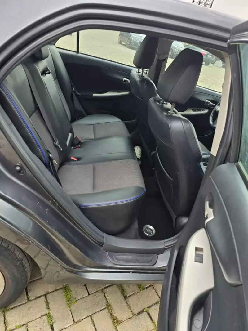 Toyota corolla   - 2013