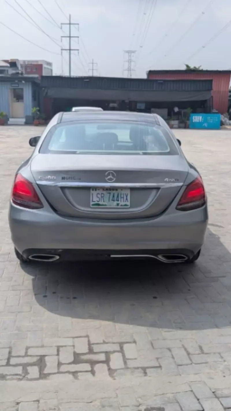 Mercedes-Benz C 300   - 2010