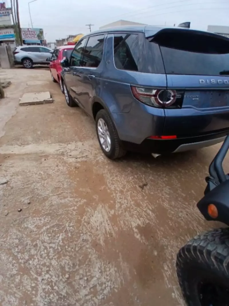 Land Rover Discovery Sport - 2016