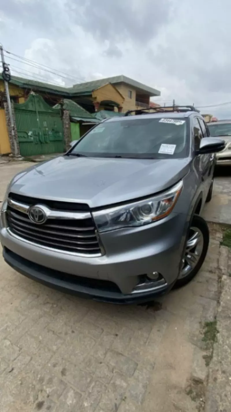 TOYOTA Highlander - 2015