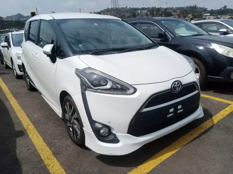 Toyota Sienta   - 2016