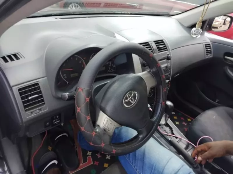 Toyota Corolla   - 2009