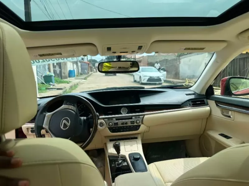 Lexus ES   - 2015