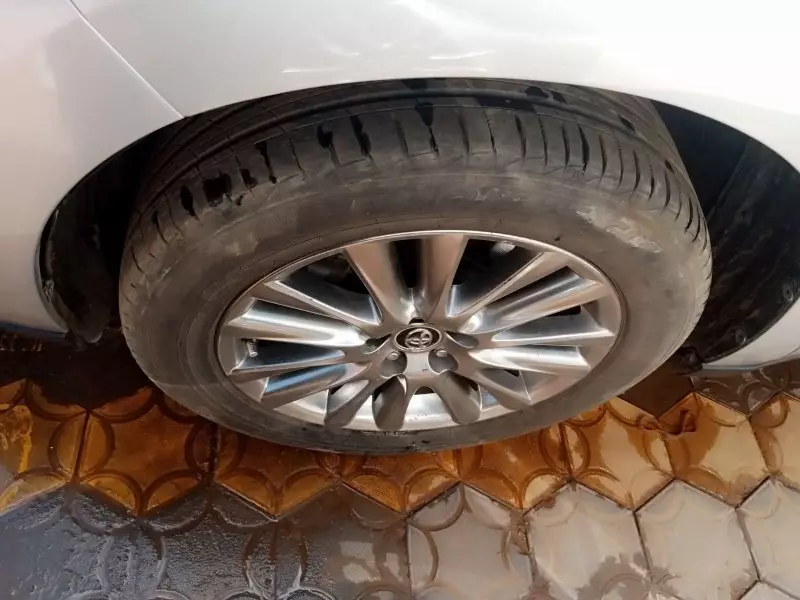 Toyota Harrier   - 2017