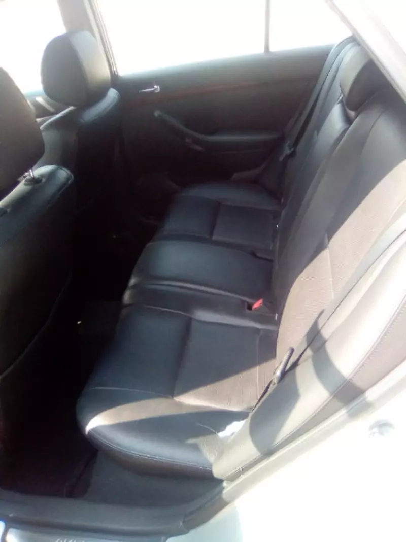 Toyota Avensis   - 2005