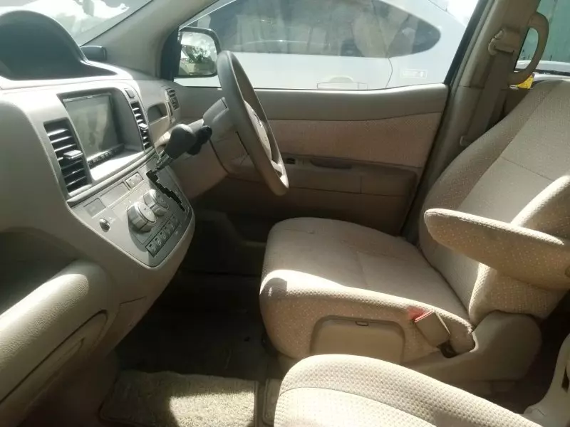Toyota Raum    - 2010