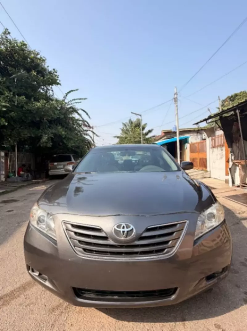 Toyota Camry   - 2012
