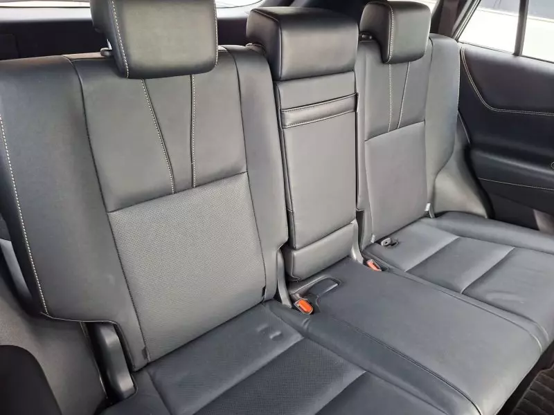 Toyota Harrier   - 2017