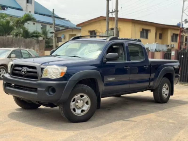 Toyota Tacoma   - 2008