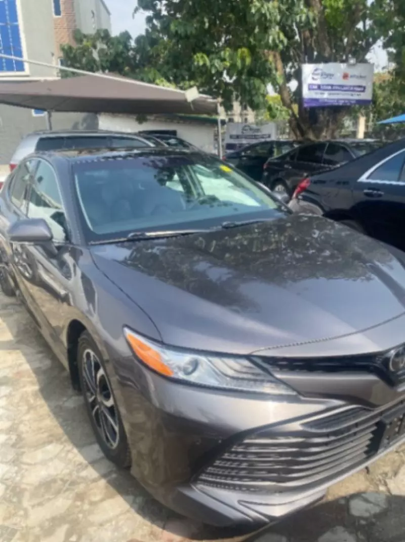 Toyota Camry   - 2018