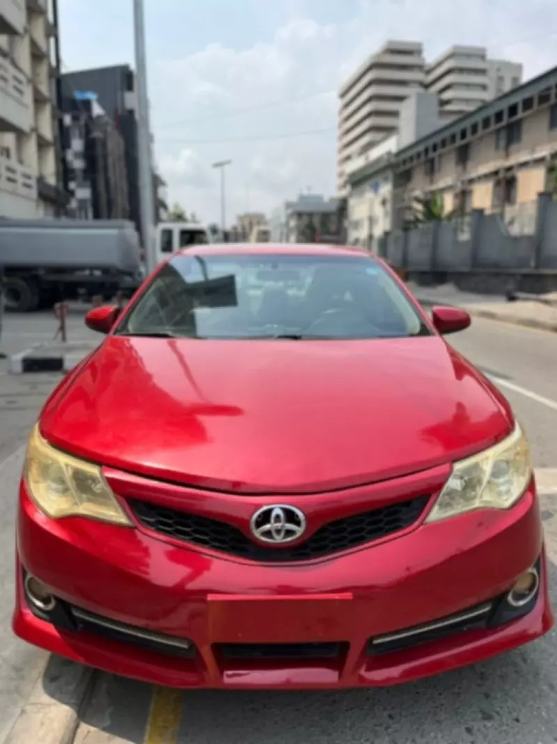 Toyota Camry   - 2013