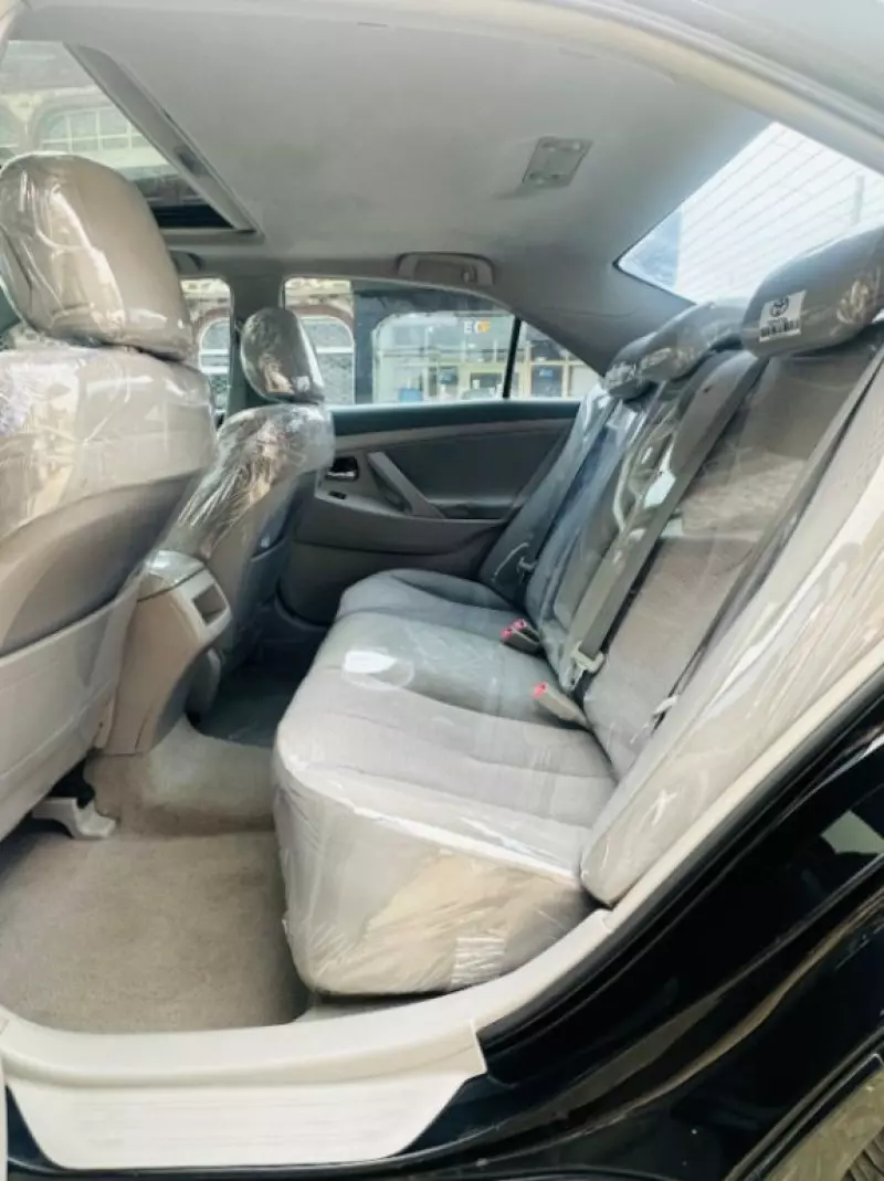 Toyota Camry   - 2010
