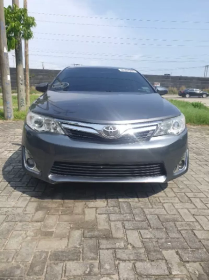 Toyota Camry   - 2013