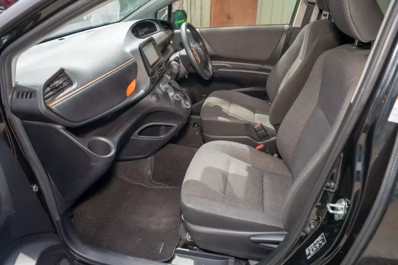 TOYOTA Sienta   - 2020