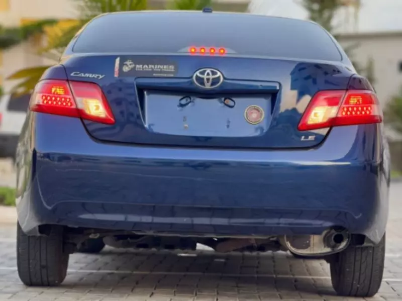 Toyota Camry   - 2011