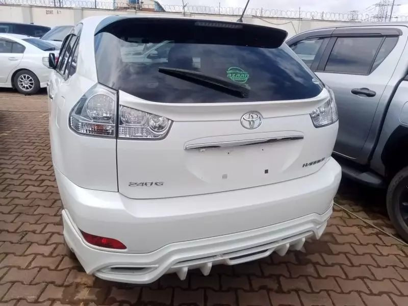 Toyota Harrier   - 2012