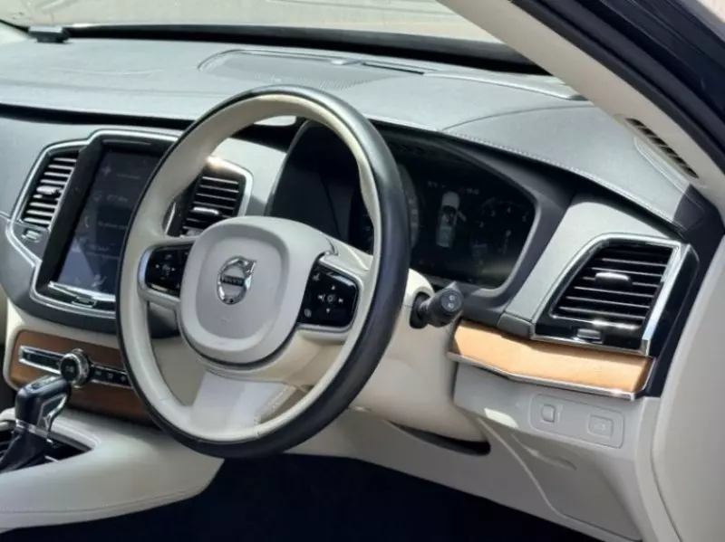 Volvo XC90   - 2018