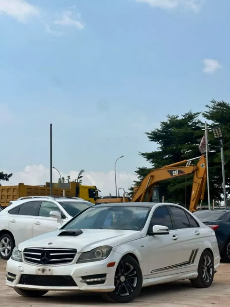 Mercedes-Benz C-Class   - 2010