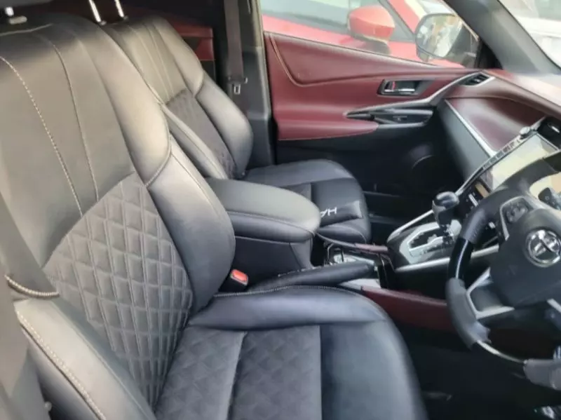 Toyota Harrier   - 2017