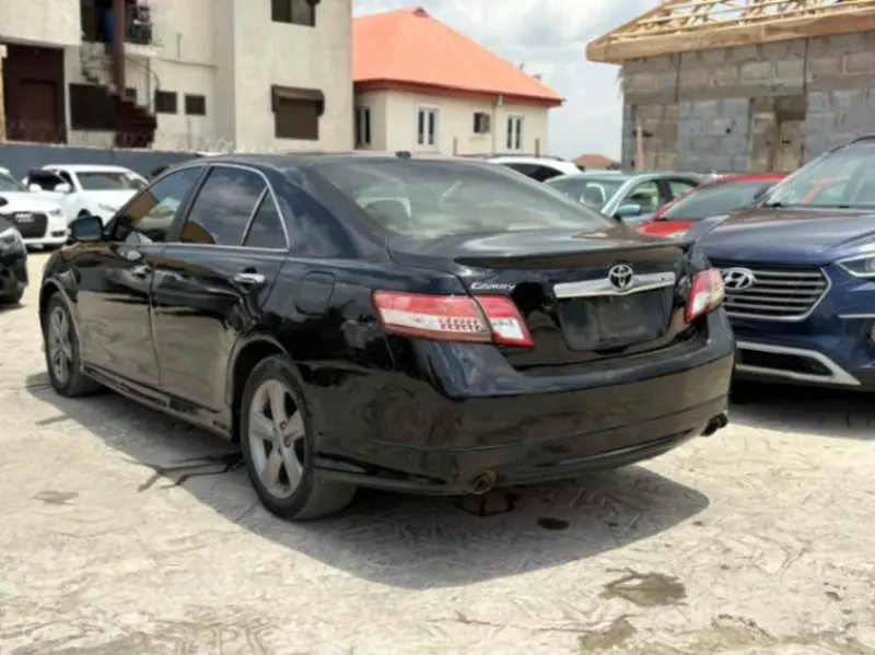 Toyota Camry   - 2009