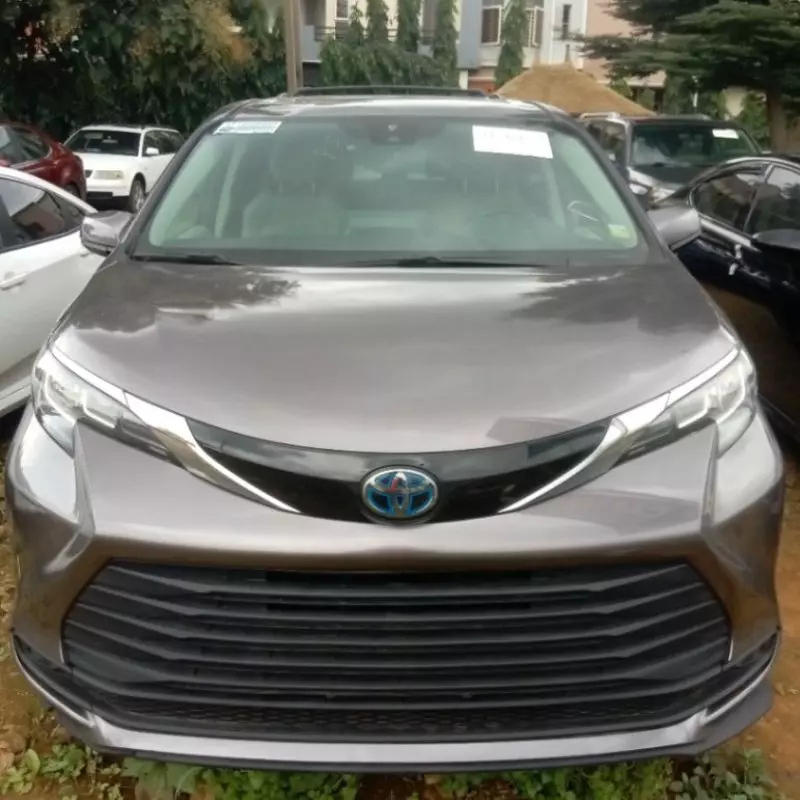 TOYOTA Sienna   - 2022
