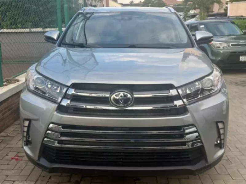 TOYOTA Highlander   - 2019