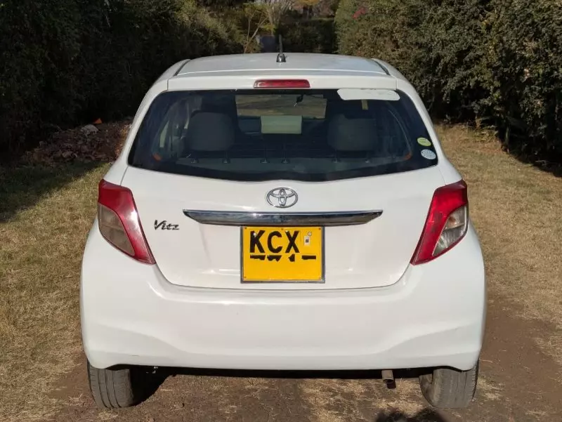 TOYOTA Vitz   - 2013