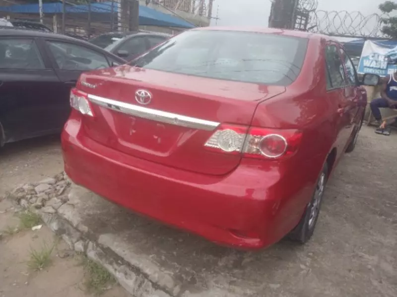 TOYOTA Corolla - 2011