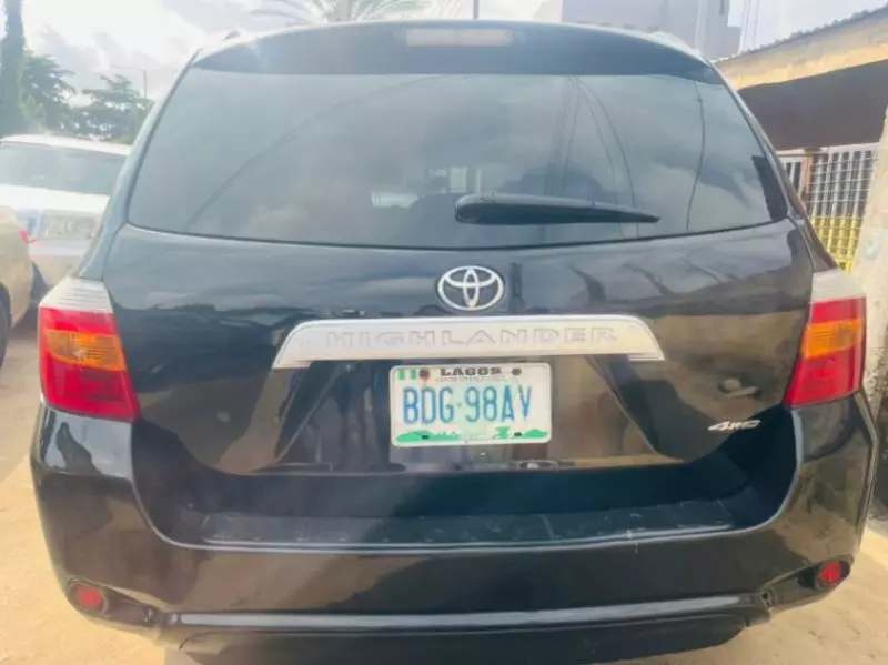 Toyota Highlander   - 2010