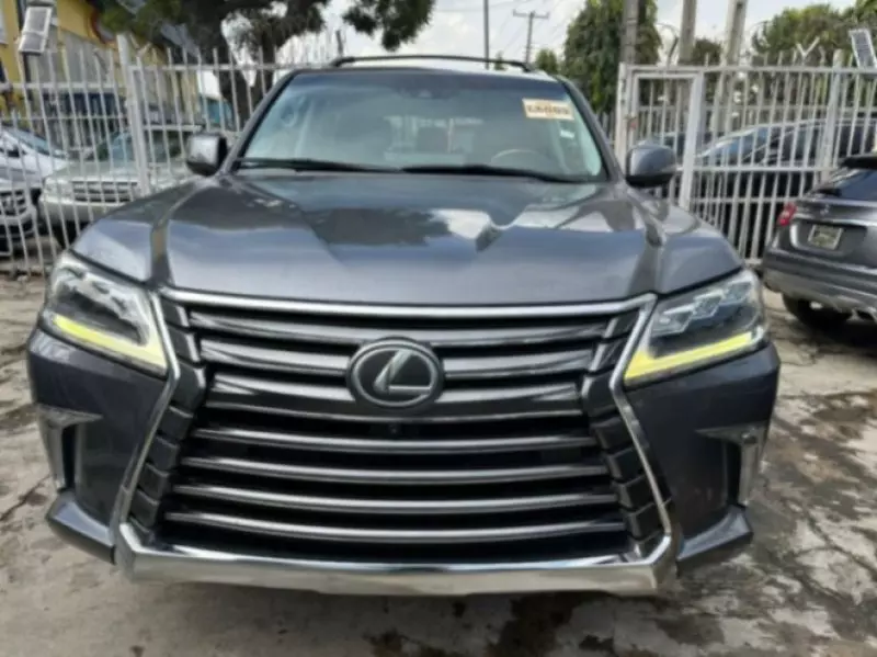 Lexus LX 570   - 2017