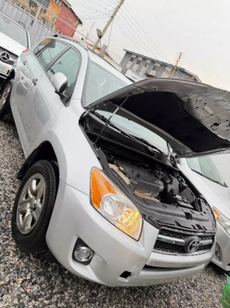 TOYOTA RAV 4   - 2011
