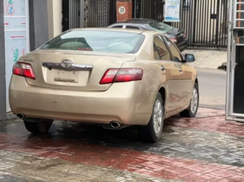 Toyota Camry   - 2008