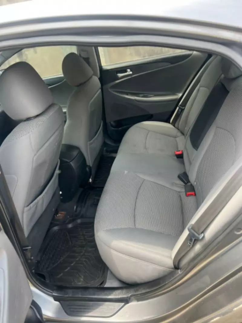 Hyundai Sonata   - 2012