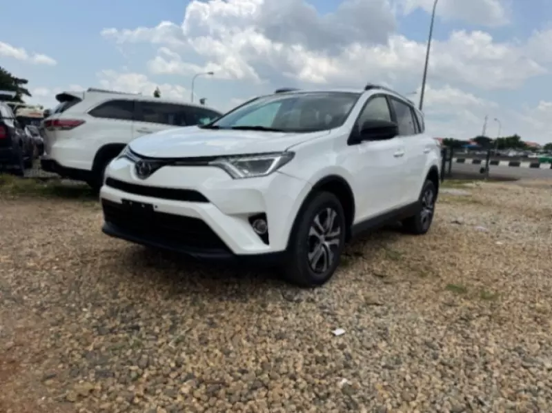 Toyota RAV 4   - 2017