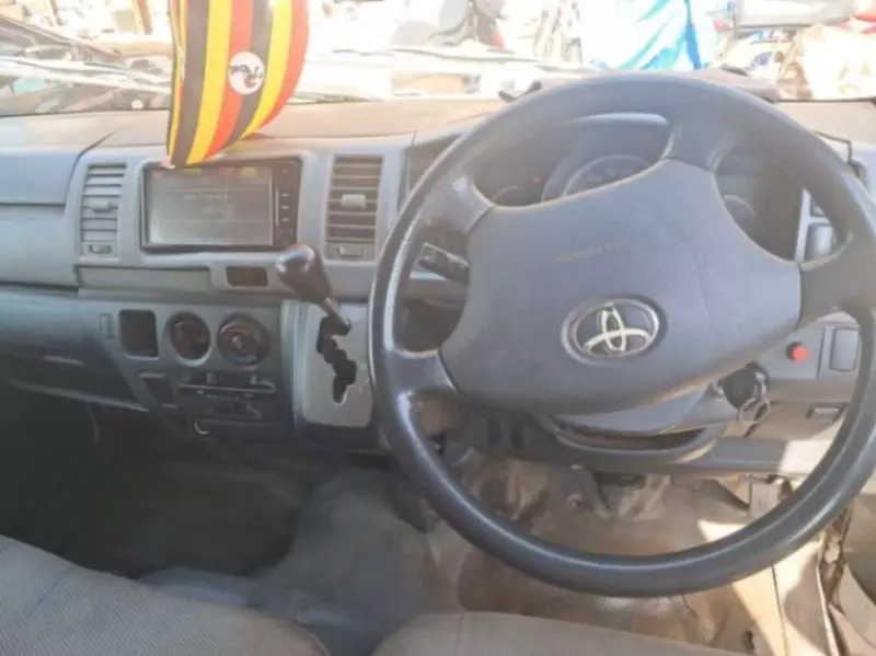 Toyota Hiace   - 2009