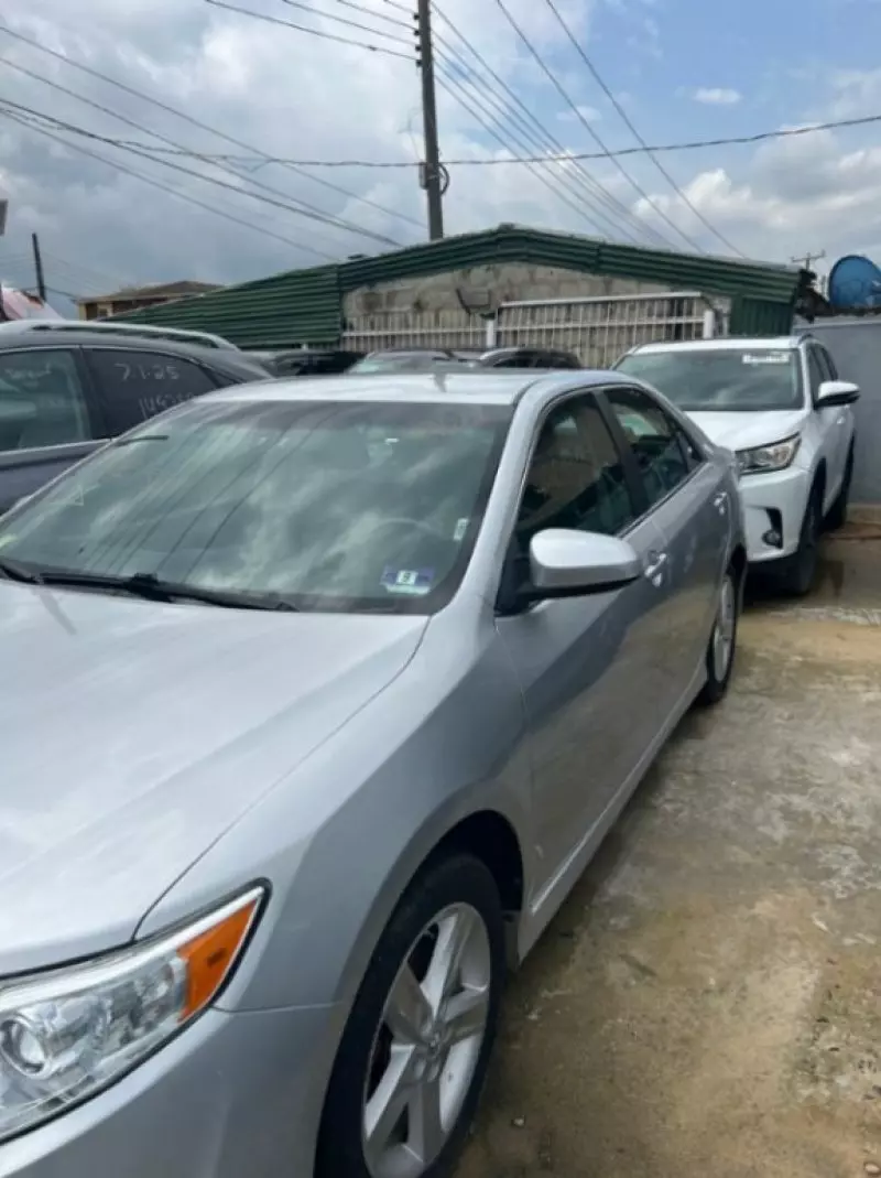 Toyota Camry   - 2013