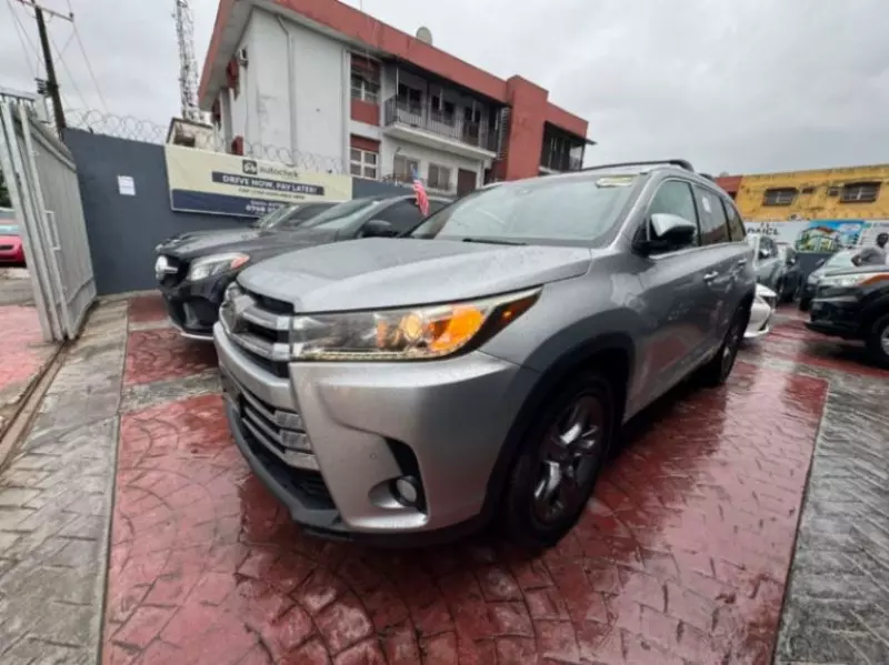 TOYOTA Highlander   - 2017