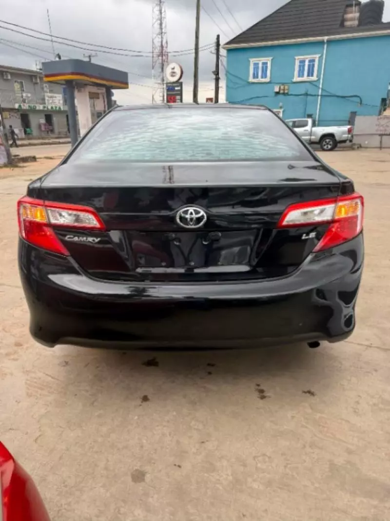 TOYOTA Camry - 2012