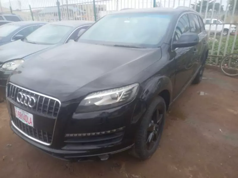 Audi Q7   - 2011