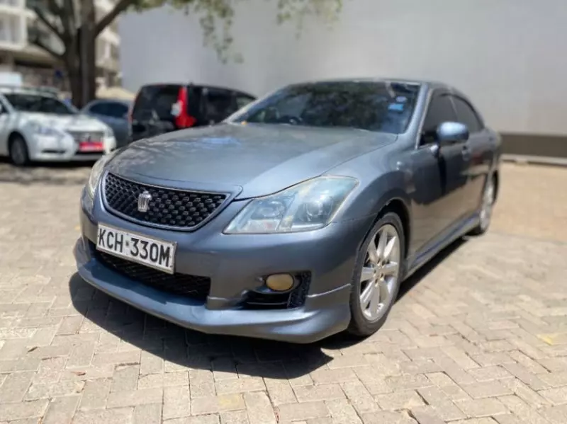 Toyota Crown   - 2009