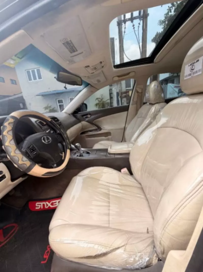 Lexus IS 250   - 2009
