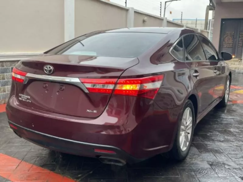 Toyota Avalon   - 2015