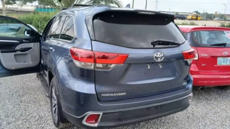 TOYOTA Highlander   - 2019