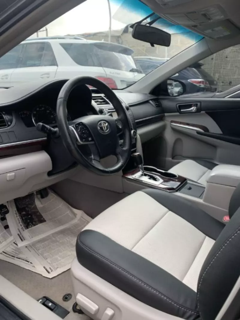 Toyota Camry   - 2012