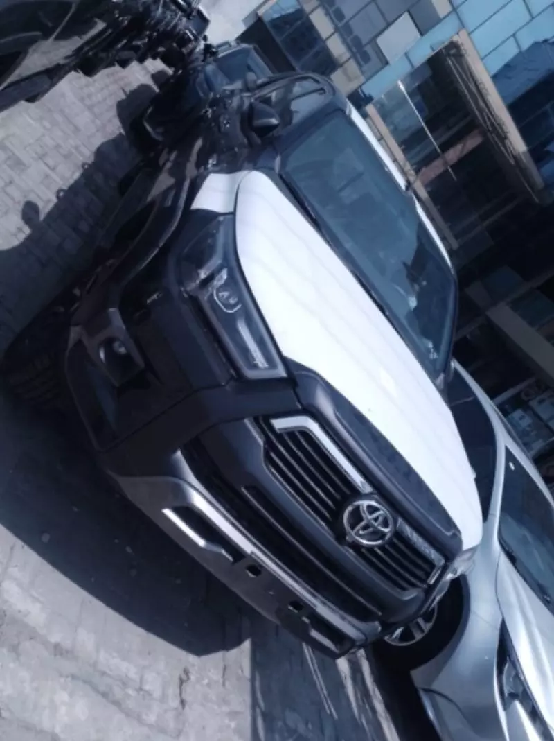 Toyota 4-Runner   - 2025